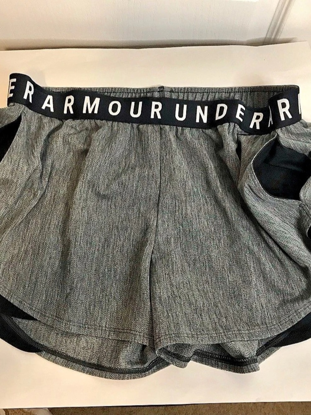 Under Armour Play Up Shorts Athletic Shorts Gray & Black large - Picture 3 of 5